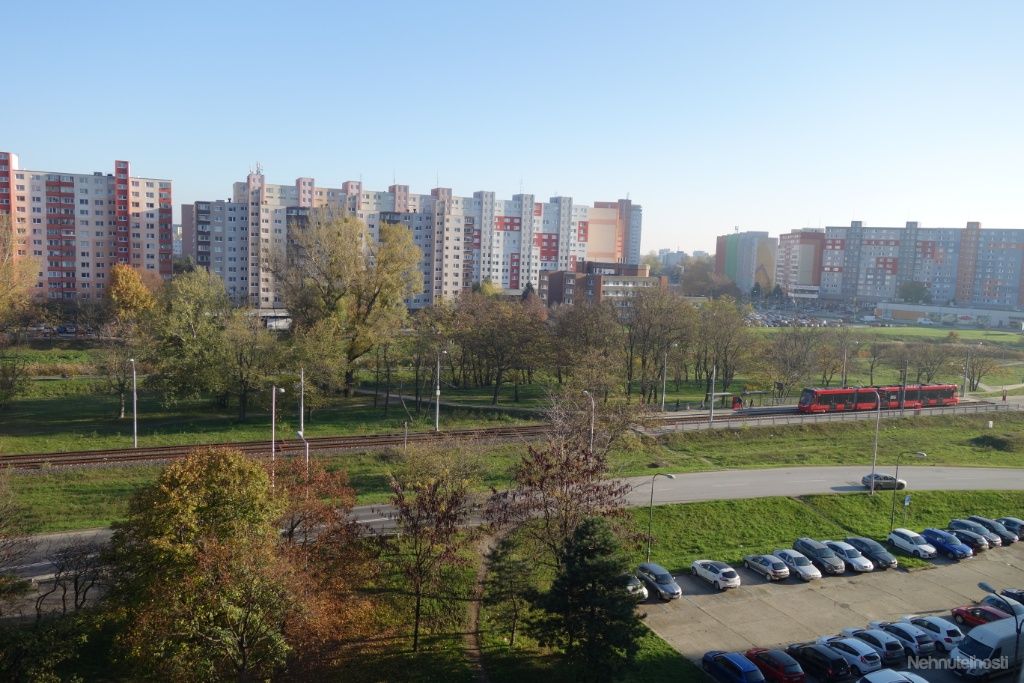 PREDANÉ 2 IZBOVÝ BYT, LOGGIA, KLIMATIZÁCIA, PETRŽALKA, JUNGMANNOVA